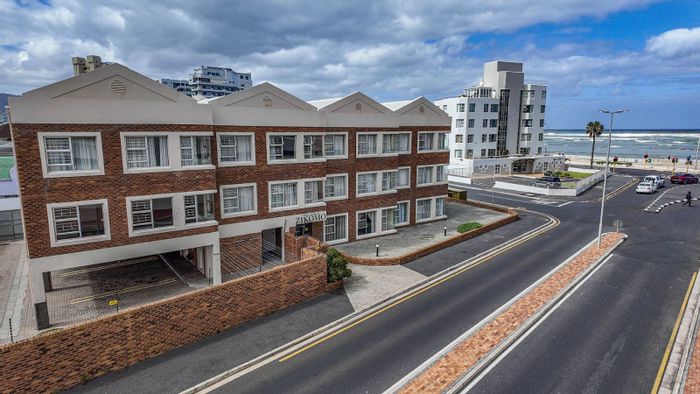 For Sale: Apartment in Strand North with 11 units, conference room, and parking.