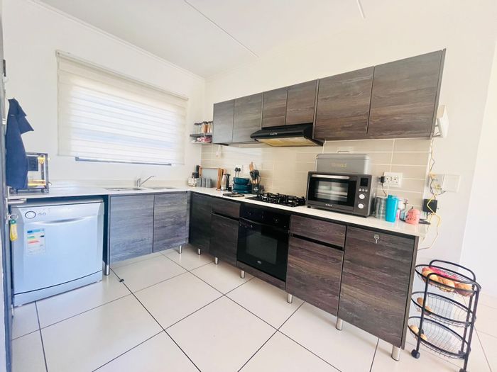 For Sale: Apartment in Fourways with gym, pool, and secure lifestyle estate amenities.