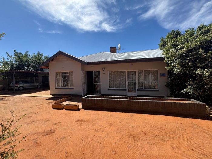 Albertynshof House For Sale: 3 bedrooms, garden, staff quarters, near schools and shopping.