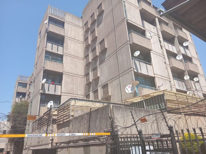 Duplex Apartment in Arcadia: Convert to Four Bedrooms, Close to Amenities, For Sale.