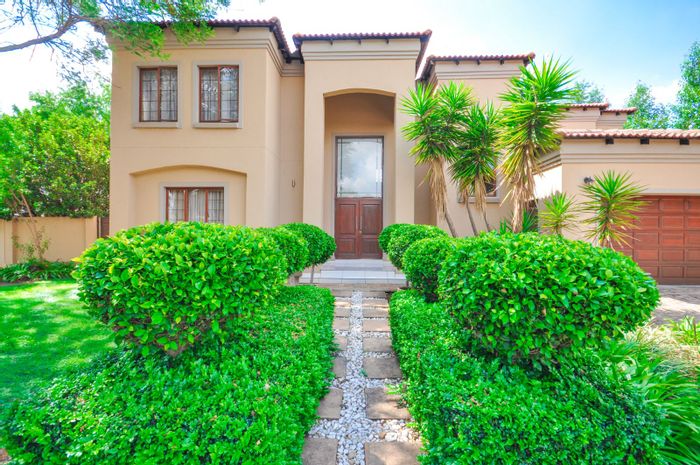 For Sale: Bronberg House with 4 Bedrooms, Garden, Staff Quarters, and Security.