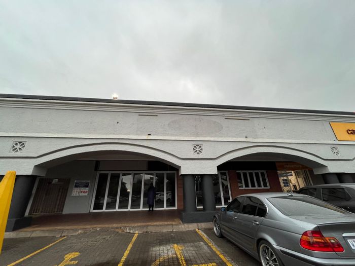 Retail Space To Rent in Queenswood - 238m² plus outdoor area, high foot traffic.