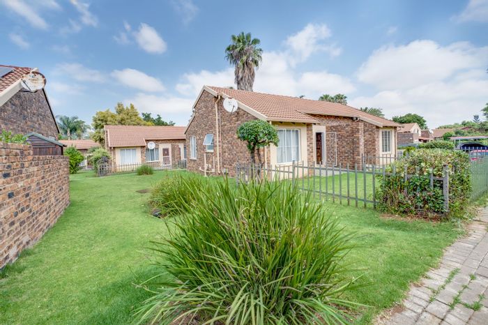 For Sale: Townhouse in Allen's Nek with pool, gardens, and tenant until 2026.