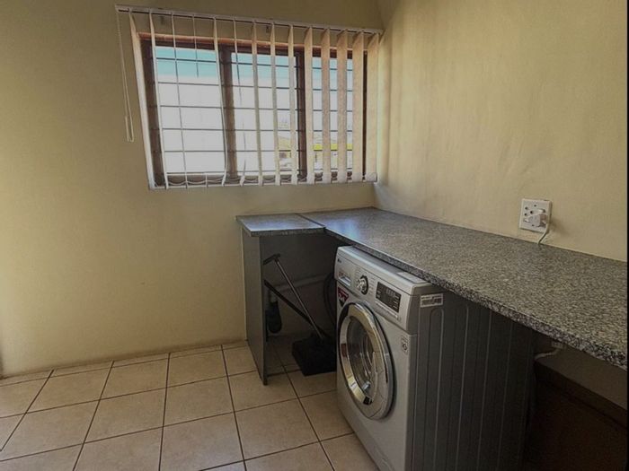 For Sale: Spacious 5-Bedroom House in Alphen Park with Large Yard and Garage.