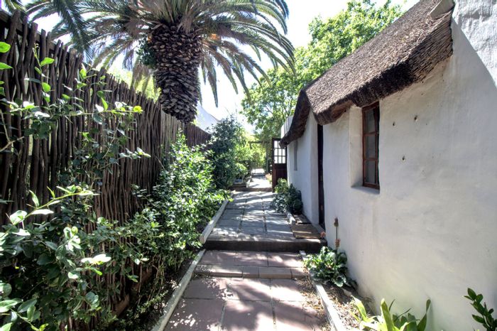 Eco-friendly house in Lyndoch for sale, featuring shared gardens and community living.