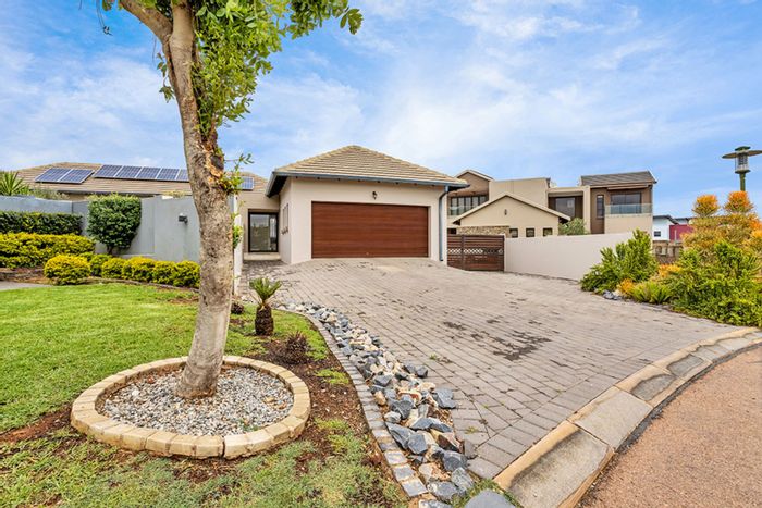 House for Sale in The Hills Game Reserve Estate: 3 beds, study, boma, clubhouse.