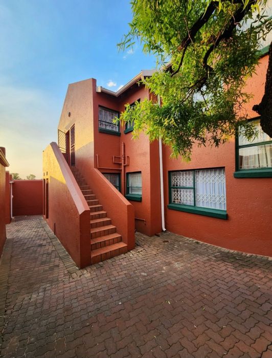 For Sale: 2-Bedroom Apartment in Vorna Valley with Pool, Garage, and Play Area.