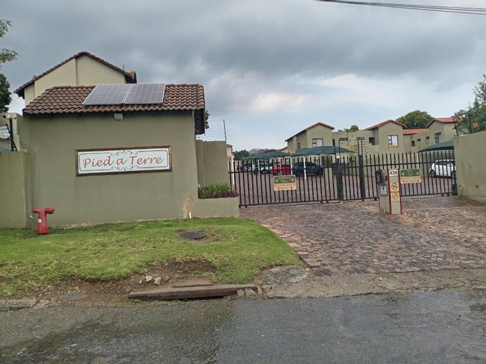 For Sale: 2 Bed, 2 Bath Apartment in Ferndale with Pool and Security.