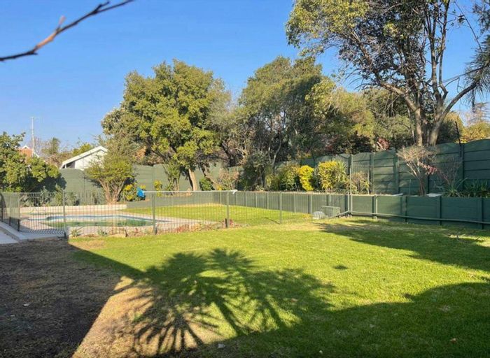 House To Rent in Gallo Manor: Secure, private, with parking and all-inclusive amenities.