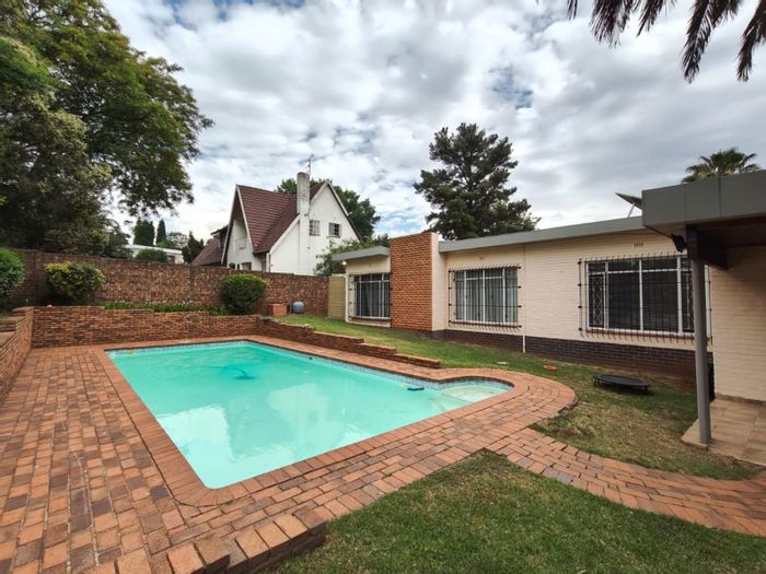 Quellerina House To Rent: 4 Bedrooms, Pool, Solar Backup, Garden Services Included.