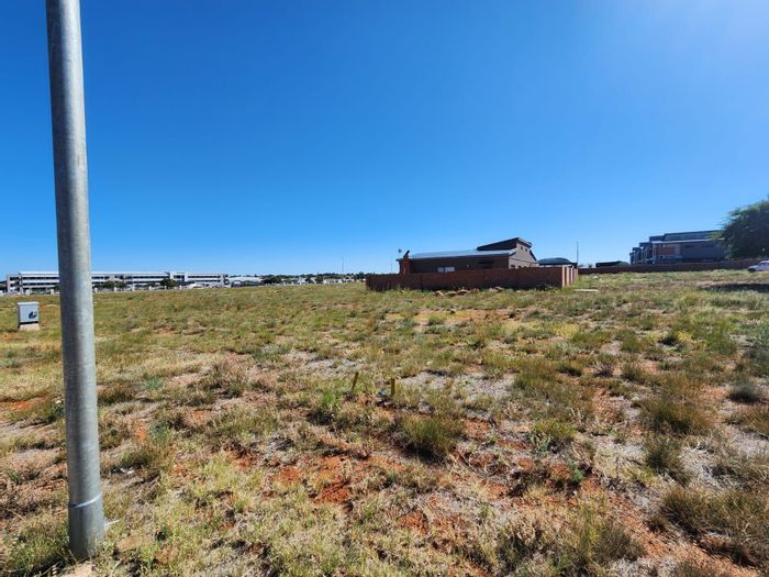 El Toro Park: Vacant Land Residential For Sale, 481m2 near Gariep Hospital.