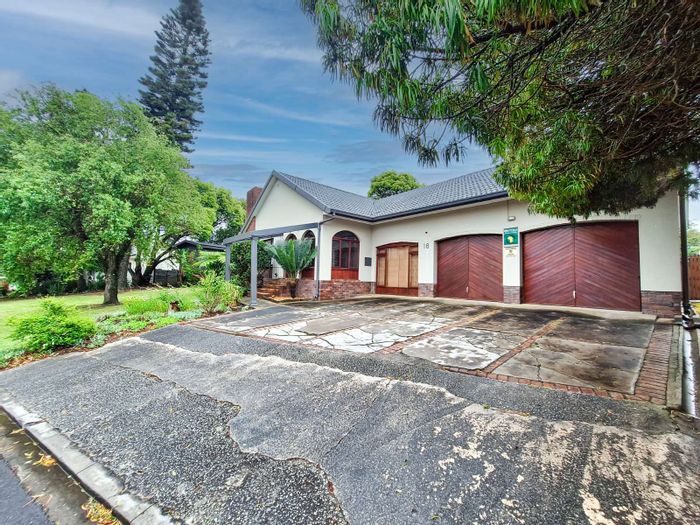 For Sale: Family-friendly house in Dormehls Drift with spacious garden and versatile rooms.