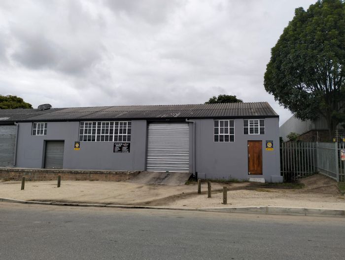 Industrial Unit To Rent in George Industrial: 175 sqm, secure lease, low costs.