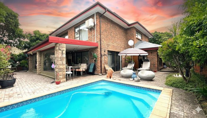 For Sale: House in Groenvallei with lake views, off-grid power, and pool.