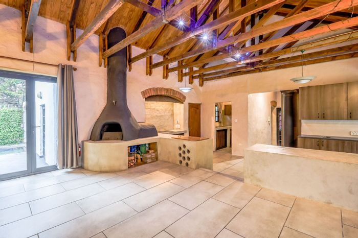 For Sale: House in Waterkloof Ridge with pool, jacuzzi, and security features.