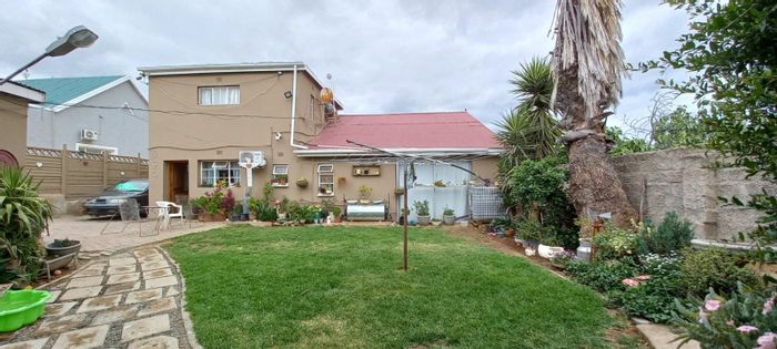 For Sale: House in Calitzdorp Central with 4 bedrooms, garage, and braai room.