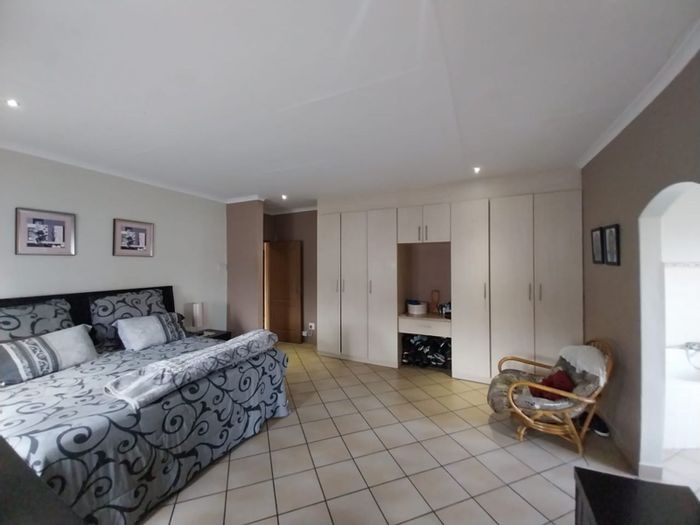 For Sale: House in White River Ext 49 with 4 bedrooms, study, and double garage.