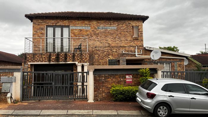 For Sale: Spacious 5-Bedroom House in West Acres Ext 13, near ILanga Mall.