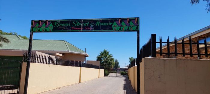 Townhouse For Sale in Diamant Park: 2 beds, secure parking, low-maintenance living.