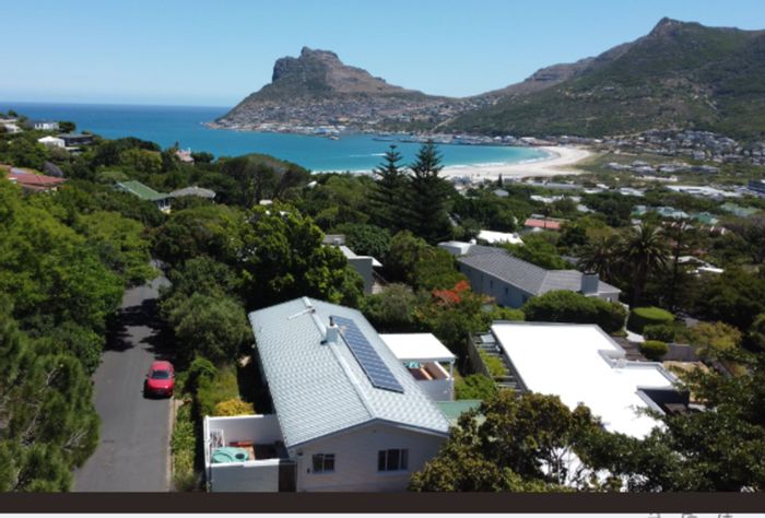 Spacious 5-bedroom house in Scott Estate with pool, solar, and income potential. For Sale.