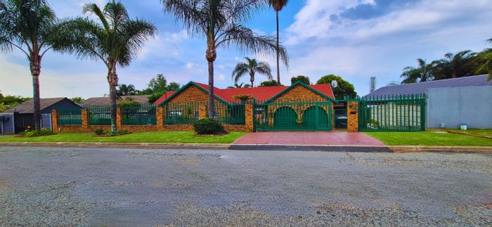 For Sale: House in Birchleigh North with pool, braai area, and solar system.