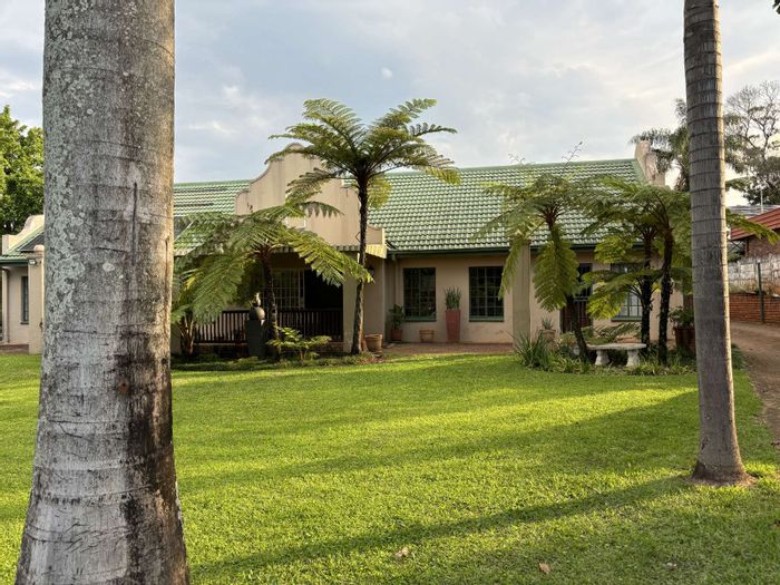 House for Sale in Aquapark: 4 bedrooms, flatlet, pool, double garages, large garden.