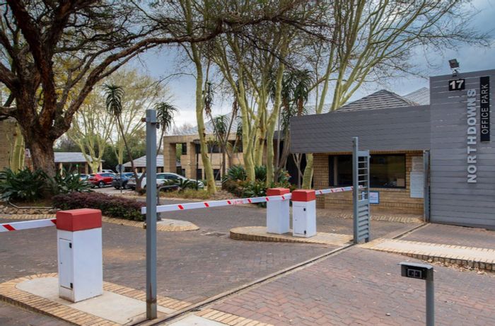 Bryanston Commercial Office To Rent: 197.1m², flexible layout, 24-hour access control.