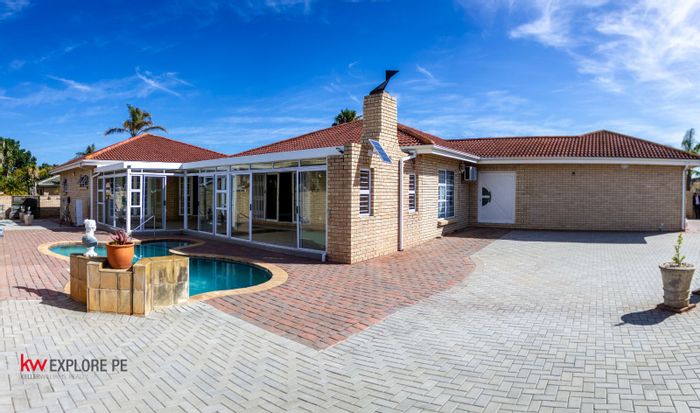 Spacious Summerstrand House For Sale: 3 Bedrooms, Pool, Indoor Braai, Security Features.