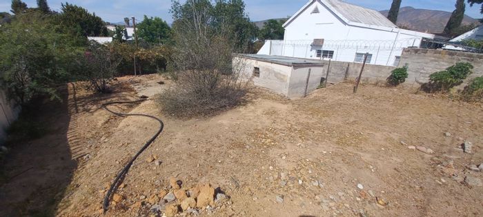 Calitzdorp Central: For Sale, Vacant Land Residential with garage, close to amenities.