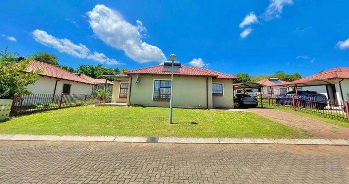 For Sale: Townhouse in Amandasig with 3 bedrooms, 24-hour security, and low-maintenance yard.