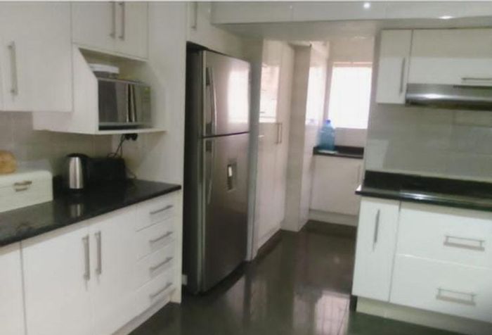 3 Bedroom House to Rent in Bezuidenhout Valley with spacious yard and convenient access.