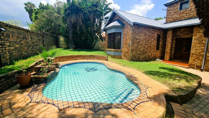 House To Rent in The Reeds: 3 beds, pool, lapa, and flatlet included.