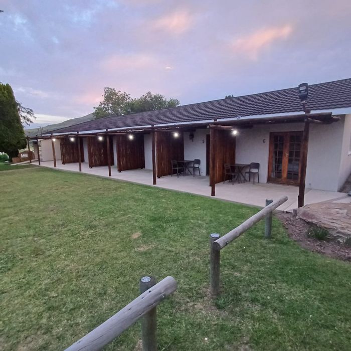 Historic guest house in Wakkerstroom Central with 6 ensuite bedrooms, large entertainment area. For Sale.