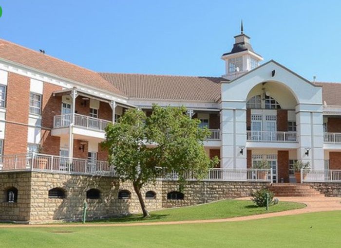 Fourways Commercial Space To Rent: Golf course views, 24/7 security, ample parking.