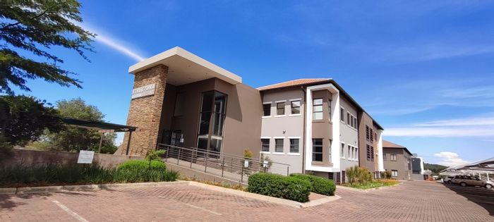 494m2 Office Suite To Rent in Silver Lakes with flexible layout and amenities.