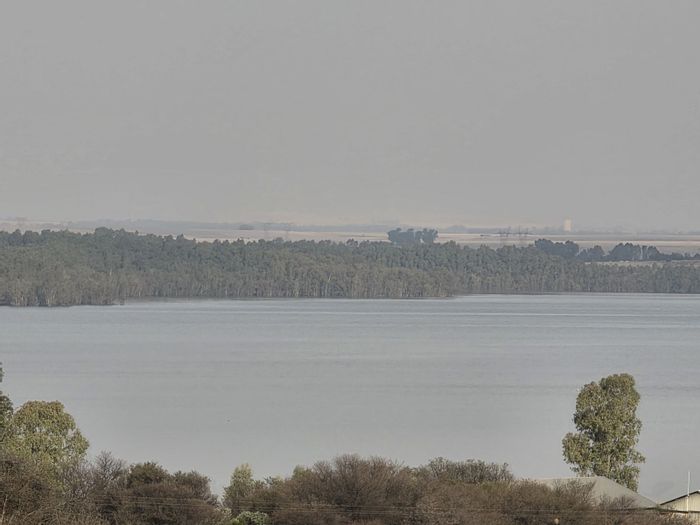 Vaal Marina Central: For Sale - Vacant Land Residential with game farm views.