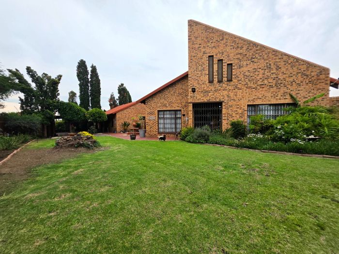 For Sale: Spacious 4-Bedroom House in Secunda Central with Pool and Braai Area.