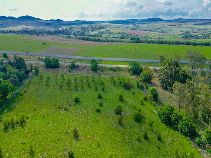 Lammermoor For Sale: 3.4ha vacant land, borehole, near schools and Cradle Moon.