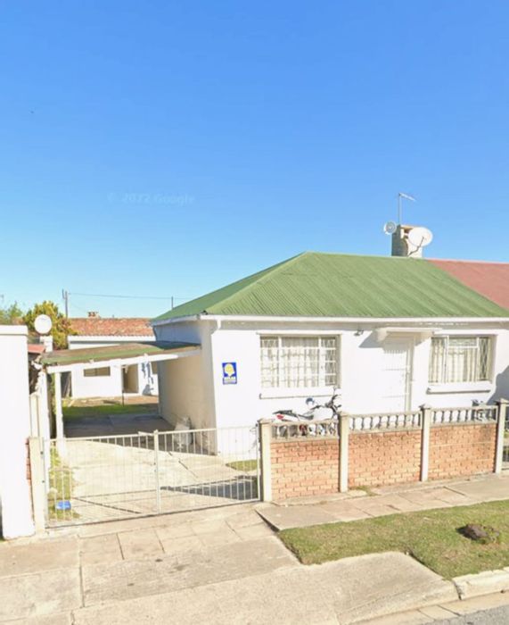 For Sale: House in Forest Hill with multiple rental streams and flatlets.