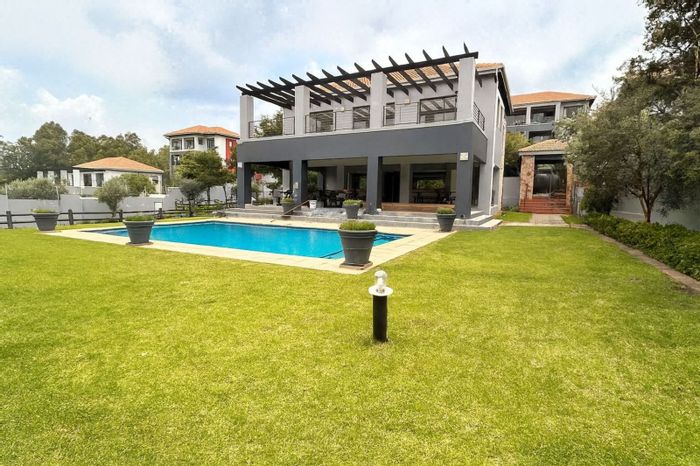 Lonehill Apartment For Sale: 1 Bed, Pool, Gardens, Secure Living, Great Views.