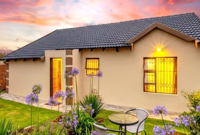 For Sale: Willowbrook Townhouse with 4 bedrooms, pet-friendly garden, and ample parking.