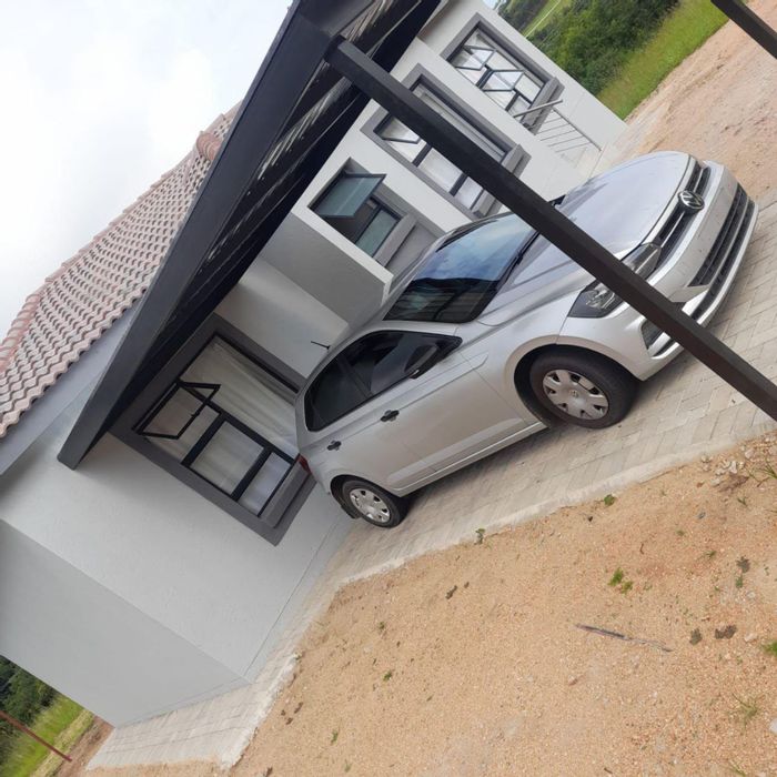 3-Bedroom House For Sale in Kamagugu with open-plan living and en-suite bathroom.