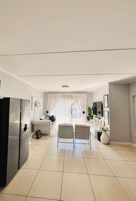 For Sale: Fourways Apartment with 2 beds, gym, pool, and double parking.