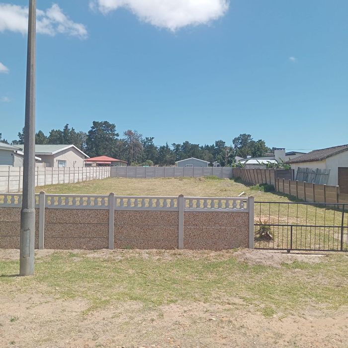 For Sale: 892sqm Vacant Land Residential in Albertinia Central, near golf and amenities.