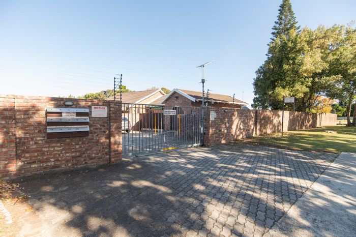 For Sale: Charlo Townhouse with 3 bedrooms, garden, garage, and secure living.