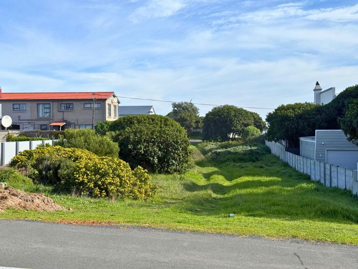 Vacant Land Residential in De Kelders, For Sale: 595m², near coastal trails.
