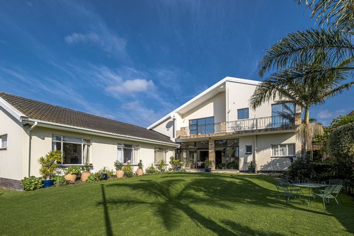 For Sale: Spacious 5-bedroom house in Bluewater Bay, near river and beach.