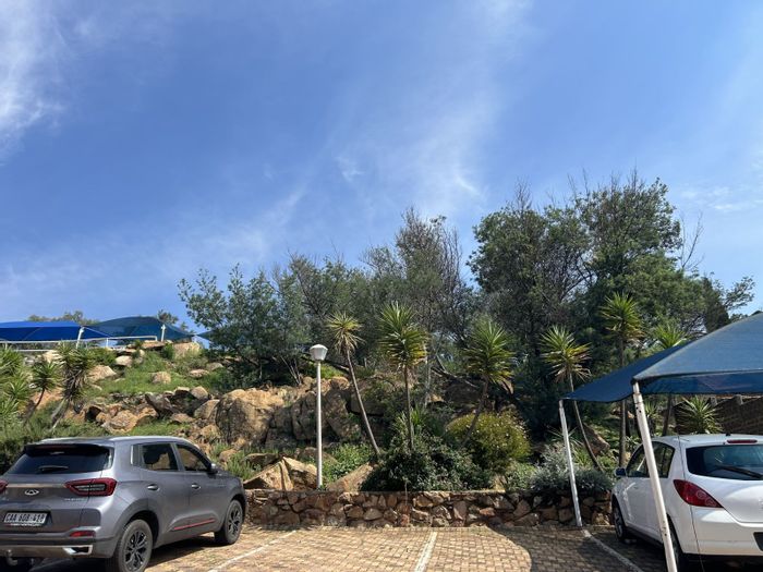 3 Bed, 2 Bath Apartment in Oakdene with 24-hour security and convenient access.