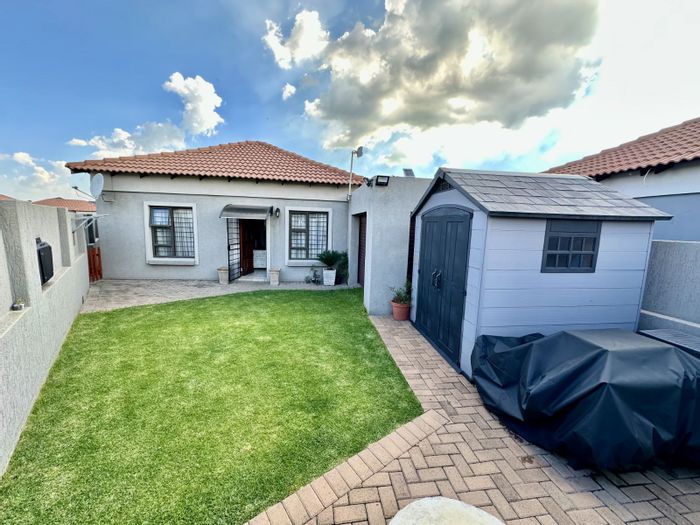 For Sale: Terra Nova Townhouse with 2 bedrooms, garage, pet-friendly yard, and backup utilities.