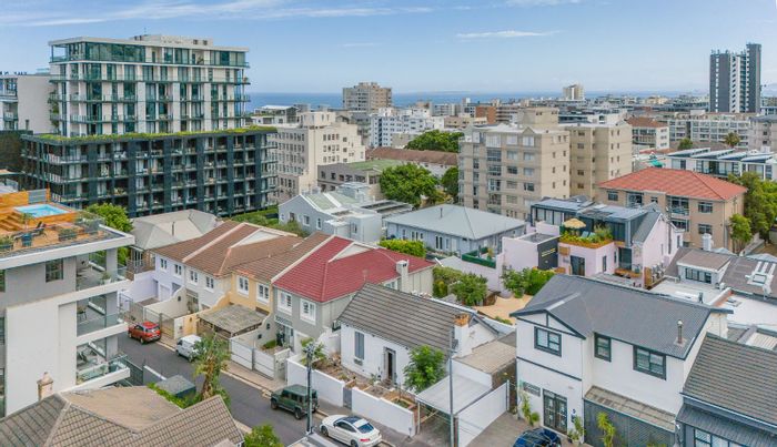 Fresnaye House For Sale: Spacious plot, permits for renovations, close to amenities.